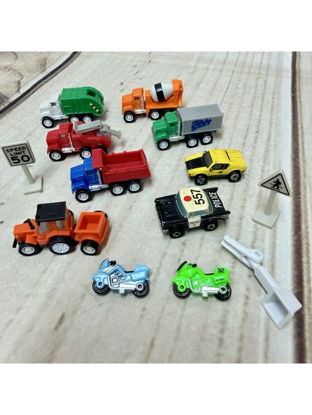 Vintage 90s Assorted Lot of 13 MICRO MACHINES & Road Signs [COPY]